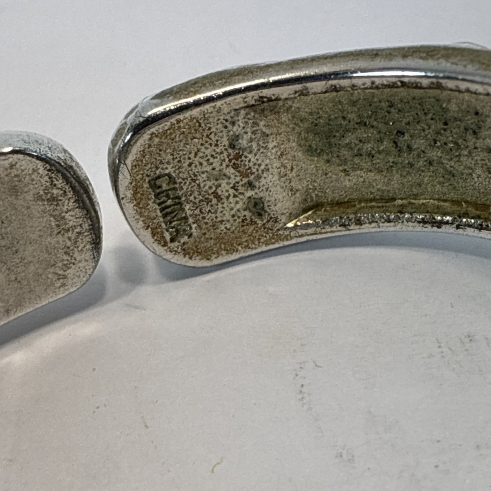 2 Watch Lot Geneva Platinum Silver Toned Bracelets Triangular Rectangle Shaped - Picture 15 of 16